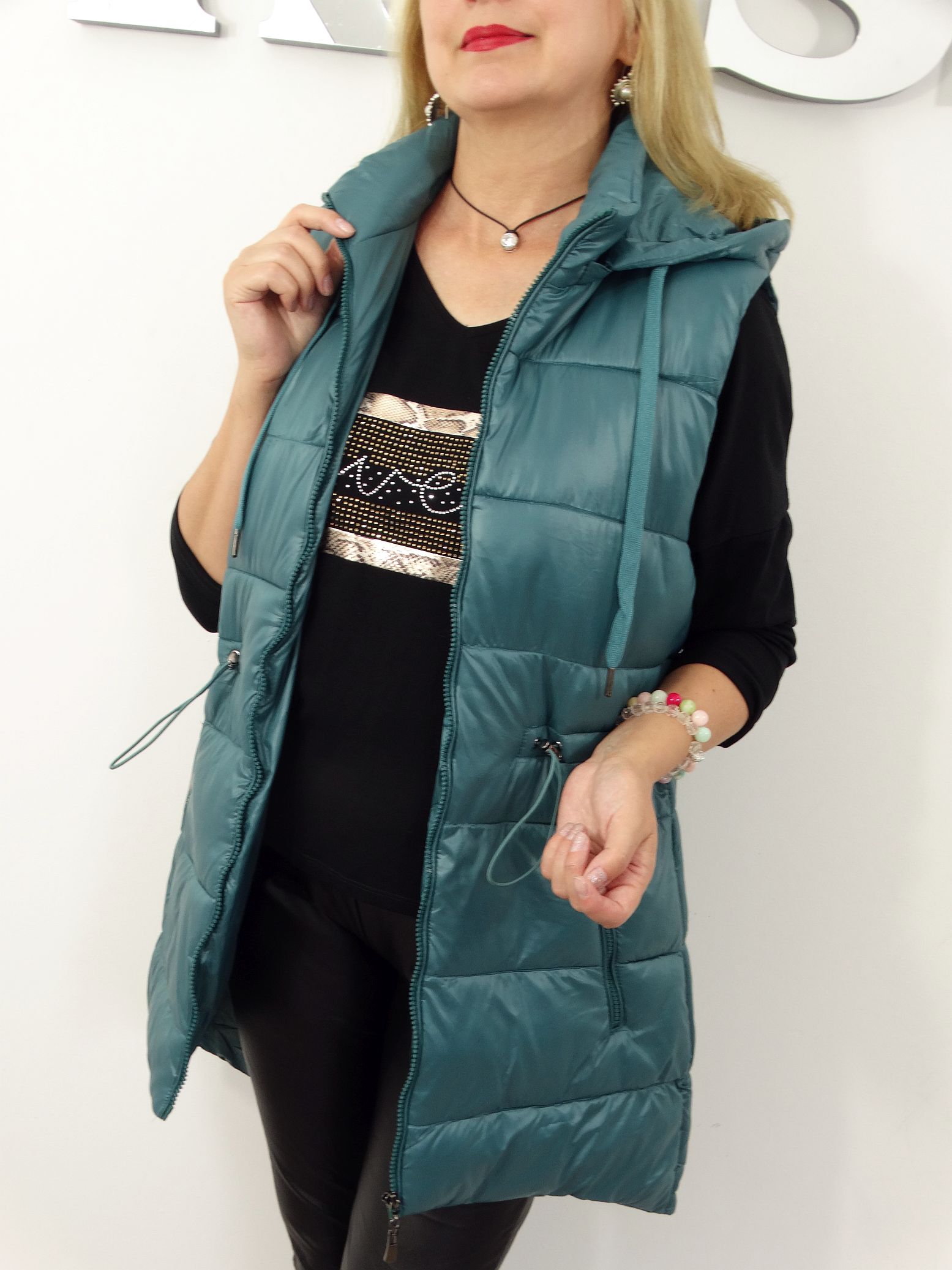 Kamizelka Pikowana Bezrękawnik z Odpinanym Kapturem AURELIA od 40 do 50 morska