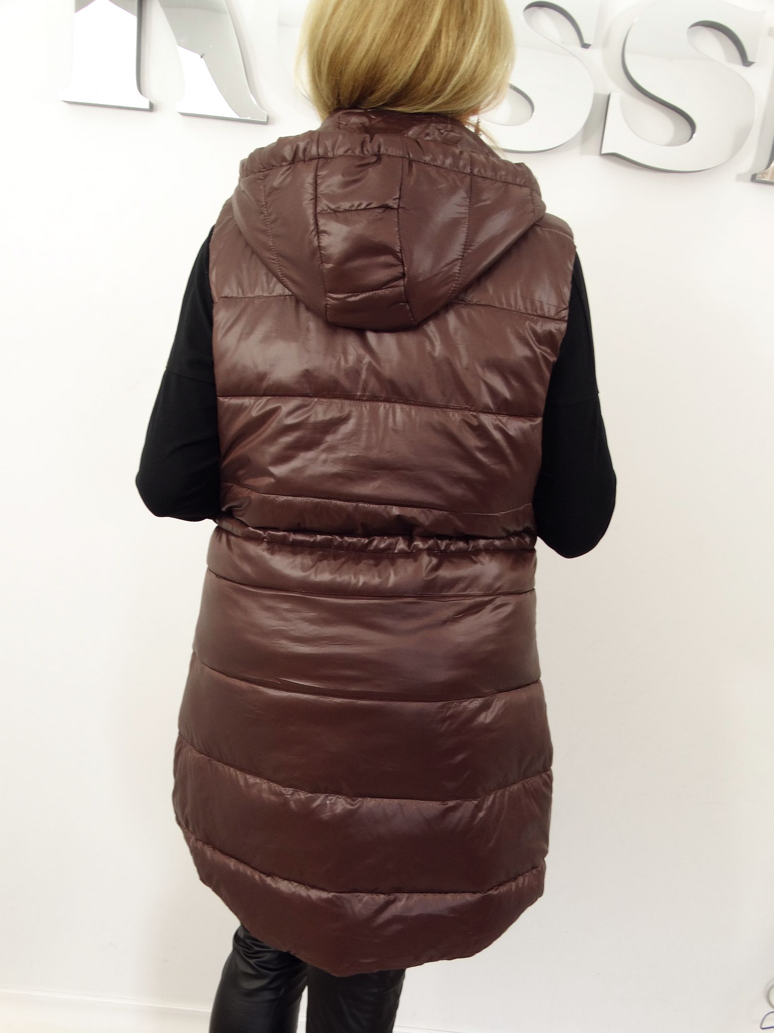 Kamizelka Pikowana Bezrękawnik z Odpinanym Kapturem AURELIA od 40 do 50 czekoladowa - obrazek 2