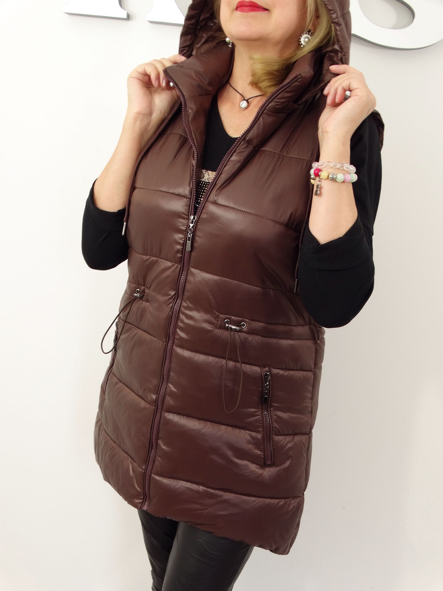 Kamizelka Pikowana Bezrękawnik z Odpinanym Kapturem AURELIA od 40 do 50 czekoladowa - obrazek 6