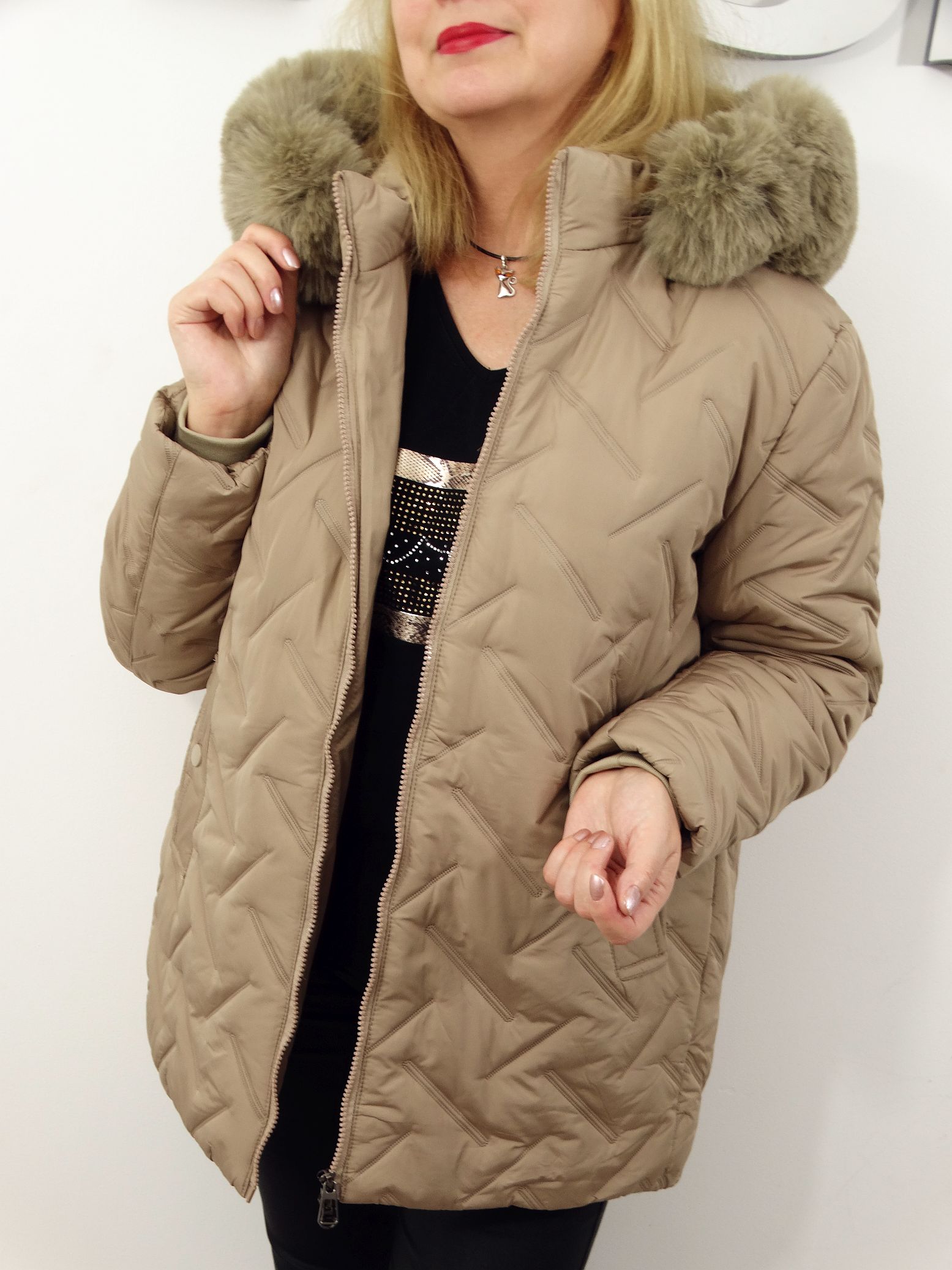 Kurtka Damska Pikowana Zimowa IZOLDA od 44 do 54 beż - obrazek 3