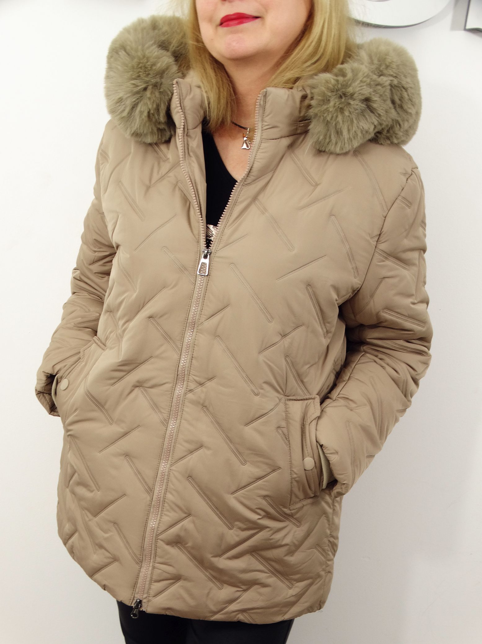 Kurtka Damska Pikowana Zimowa IZOLDA od 44 do 54 beż