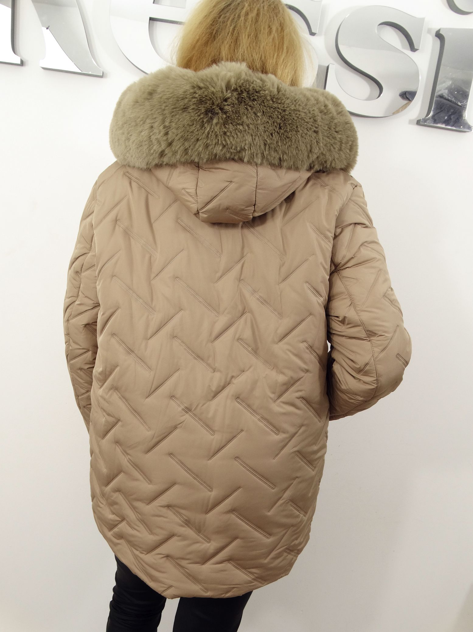 Kurtka Damska Pikowana Zimowa IZOLDA od 44 do 54 beż - obrazek 2