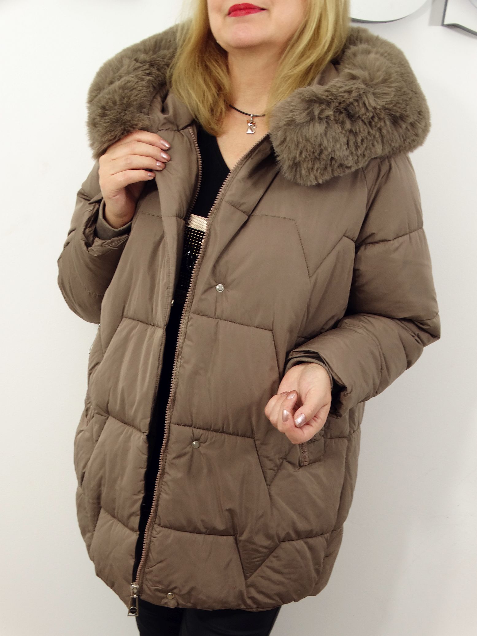 Kurtka Damska Pikowana Zimowa LUMIA od 44 do 54 kawowa - obrazek 3