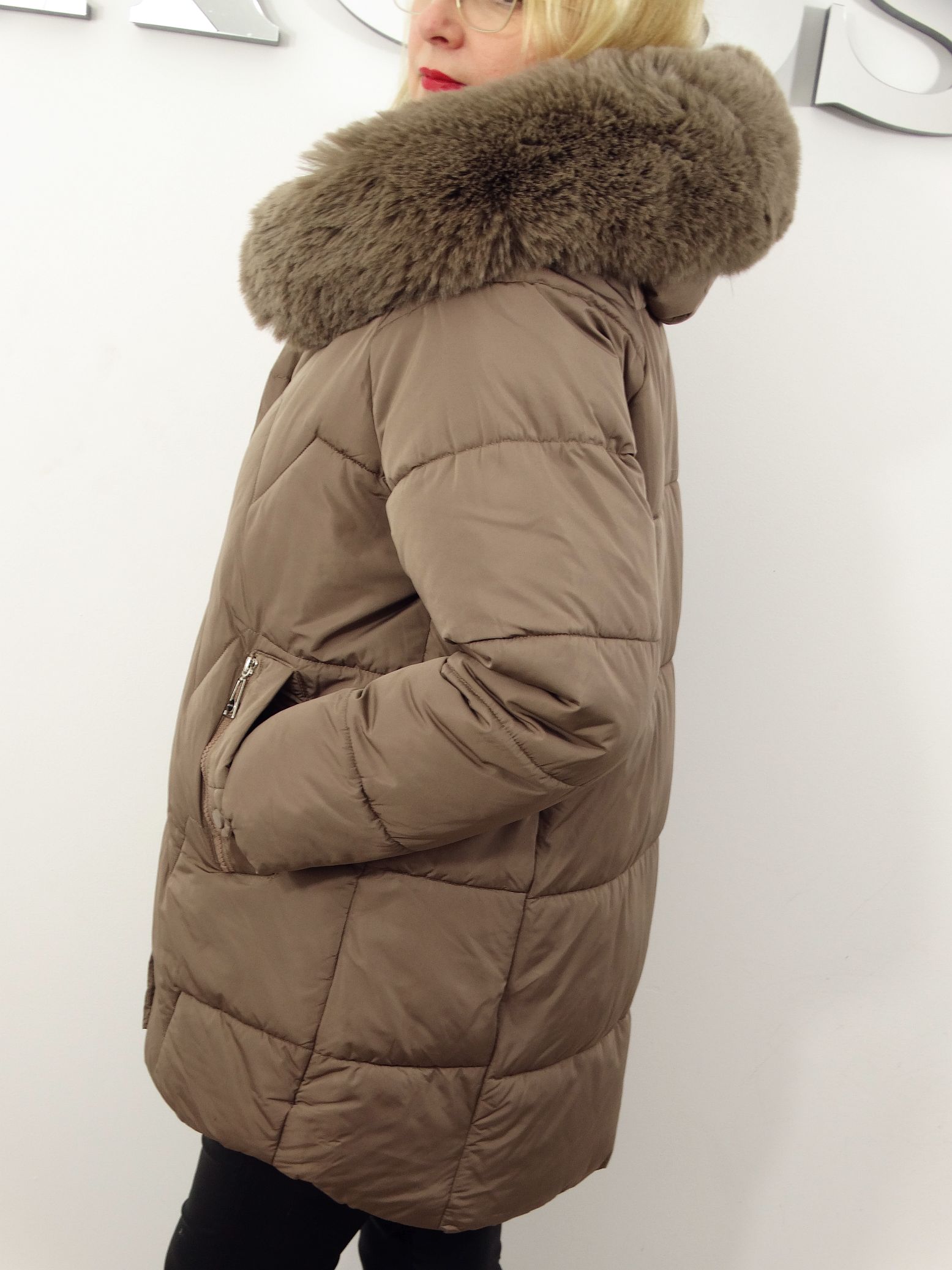 Kurtka Damska Pikowana Zimowa LUMIA od 44 do 54 kawowa - obrazek 5