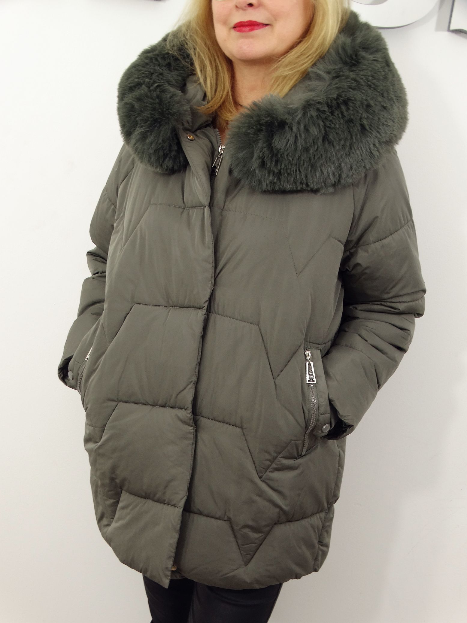 Kurtka Damska Pikowana Zimowa LUMIA od 44 do 54 szaro-zielona