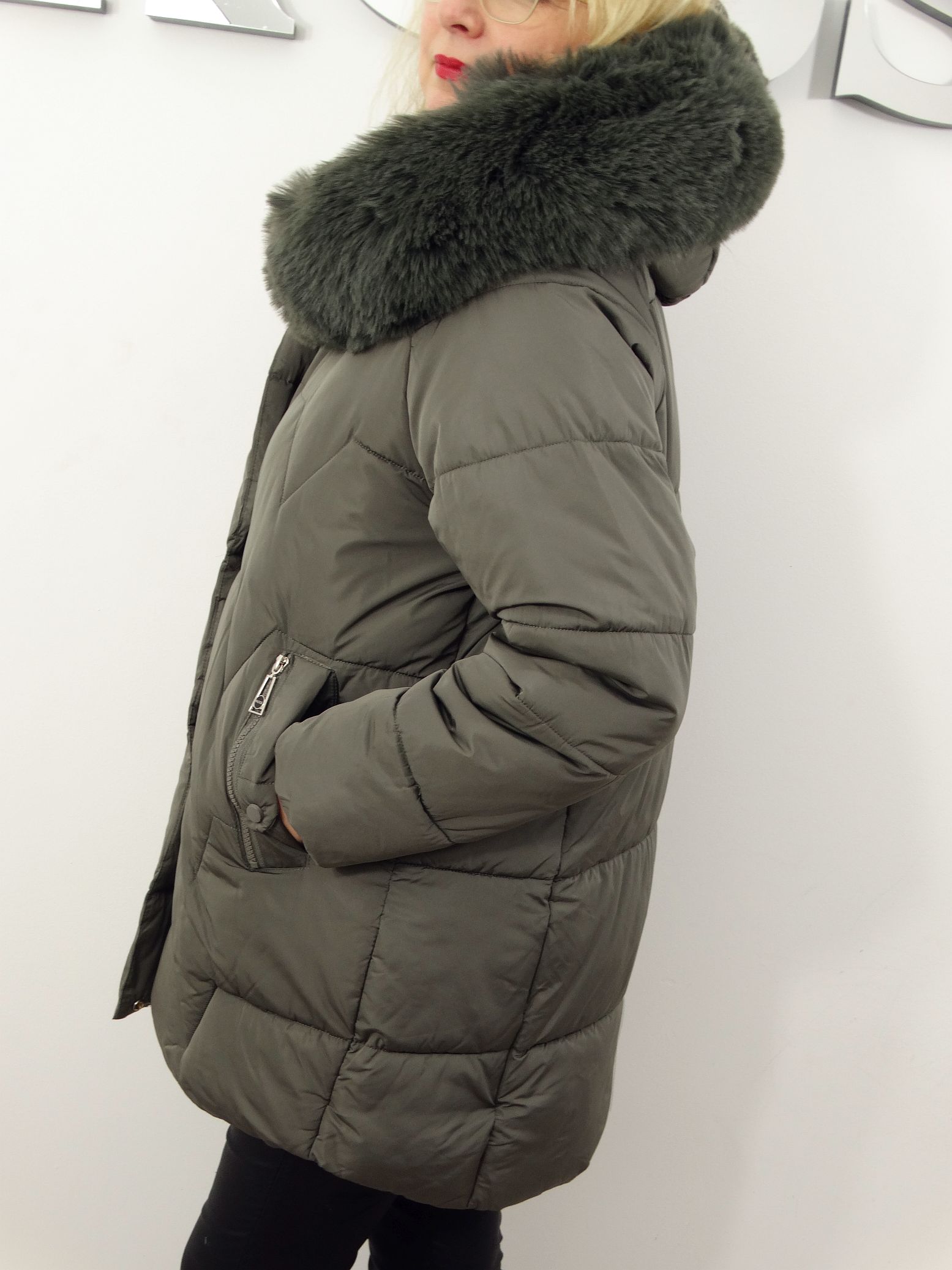 Kurtka Damska Pikowana Zimowa LUMIA od 44 do 54 szaro-zielona - obrazek 5