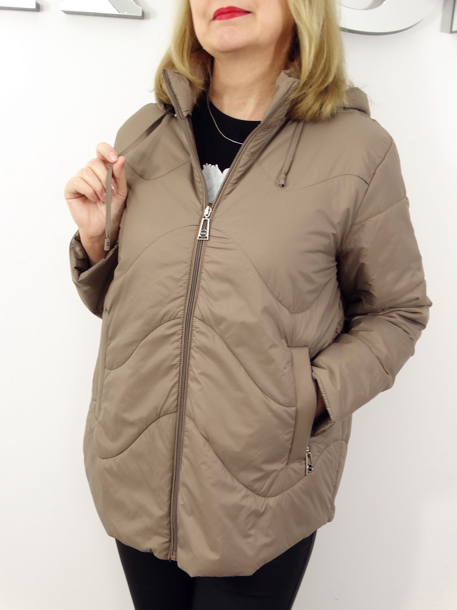 Kurtka Damska Pikowana Wiosenna Przejściowa AURA od 44 do 54 ciemny beż - obrazek 4