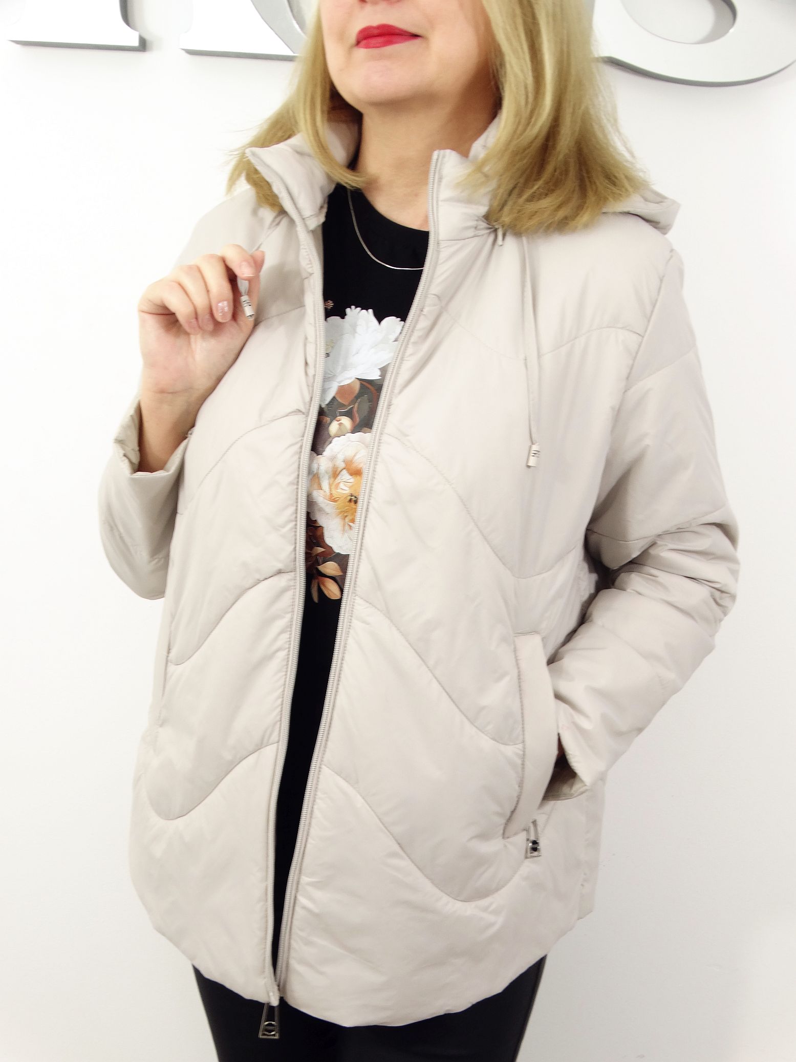 Kurtka Damska Pikowana Wiosenna Przejściowa AURA od 44 do 54 kremowa