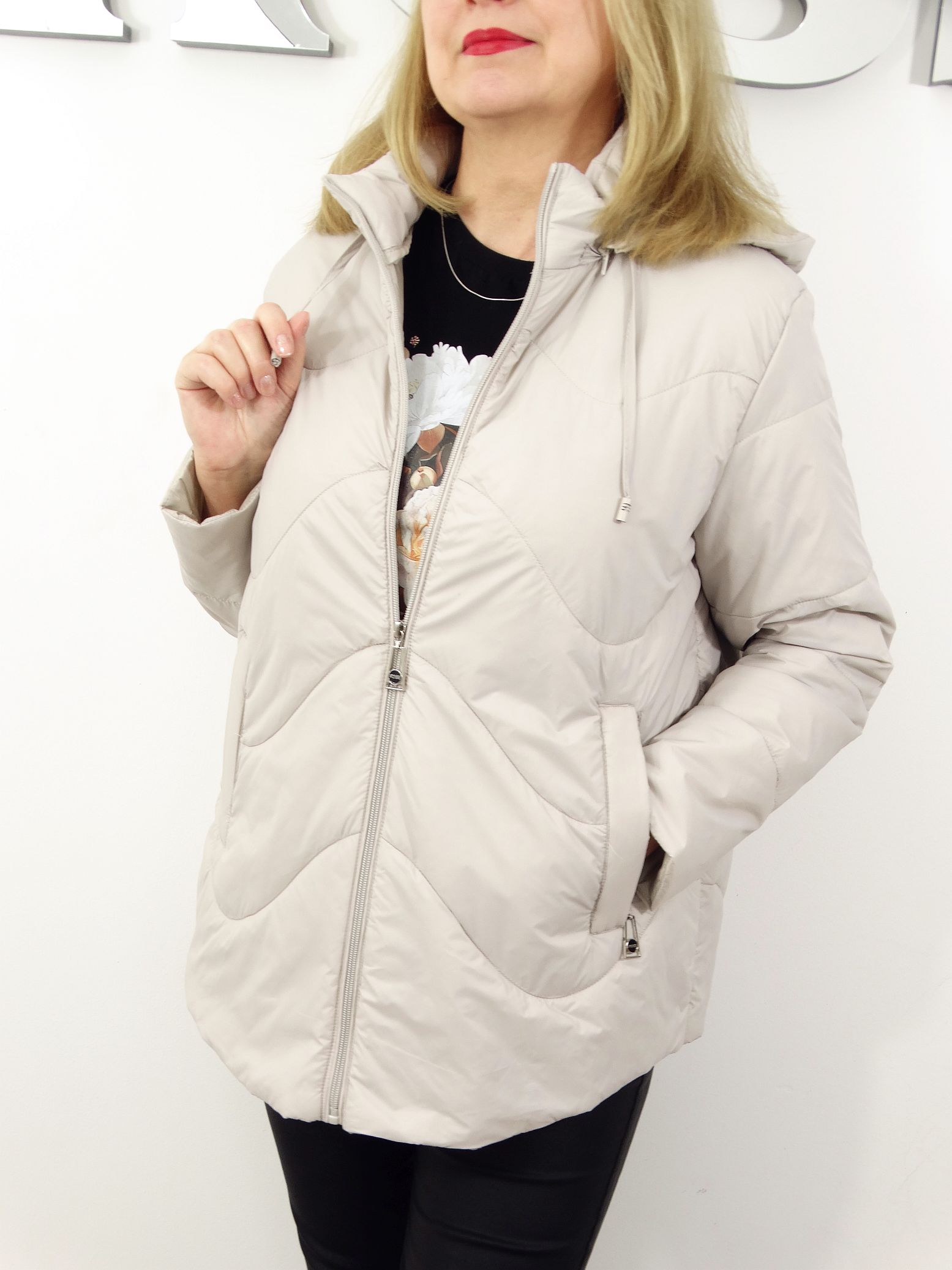 Kurtka Damska Pikowana Wiosenna Przejściowa AURA od 44 do 54 kremowa - obrazek 4