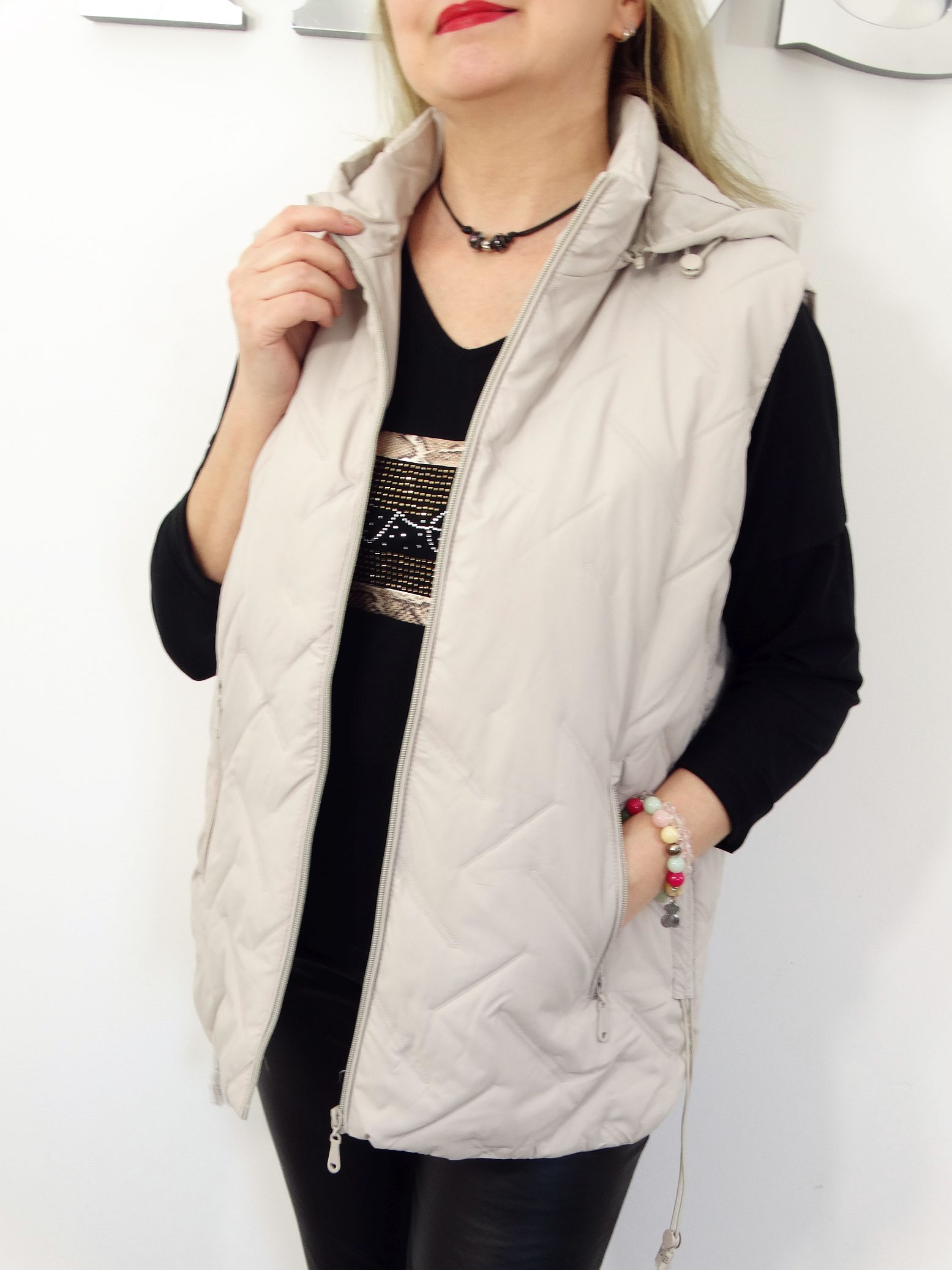 Kamizelka Wiosenna Bezrękawnik z Odpinanym Kapturem ELDA od 44 do 54 kremowa - obrazek 3