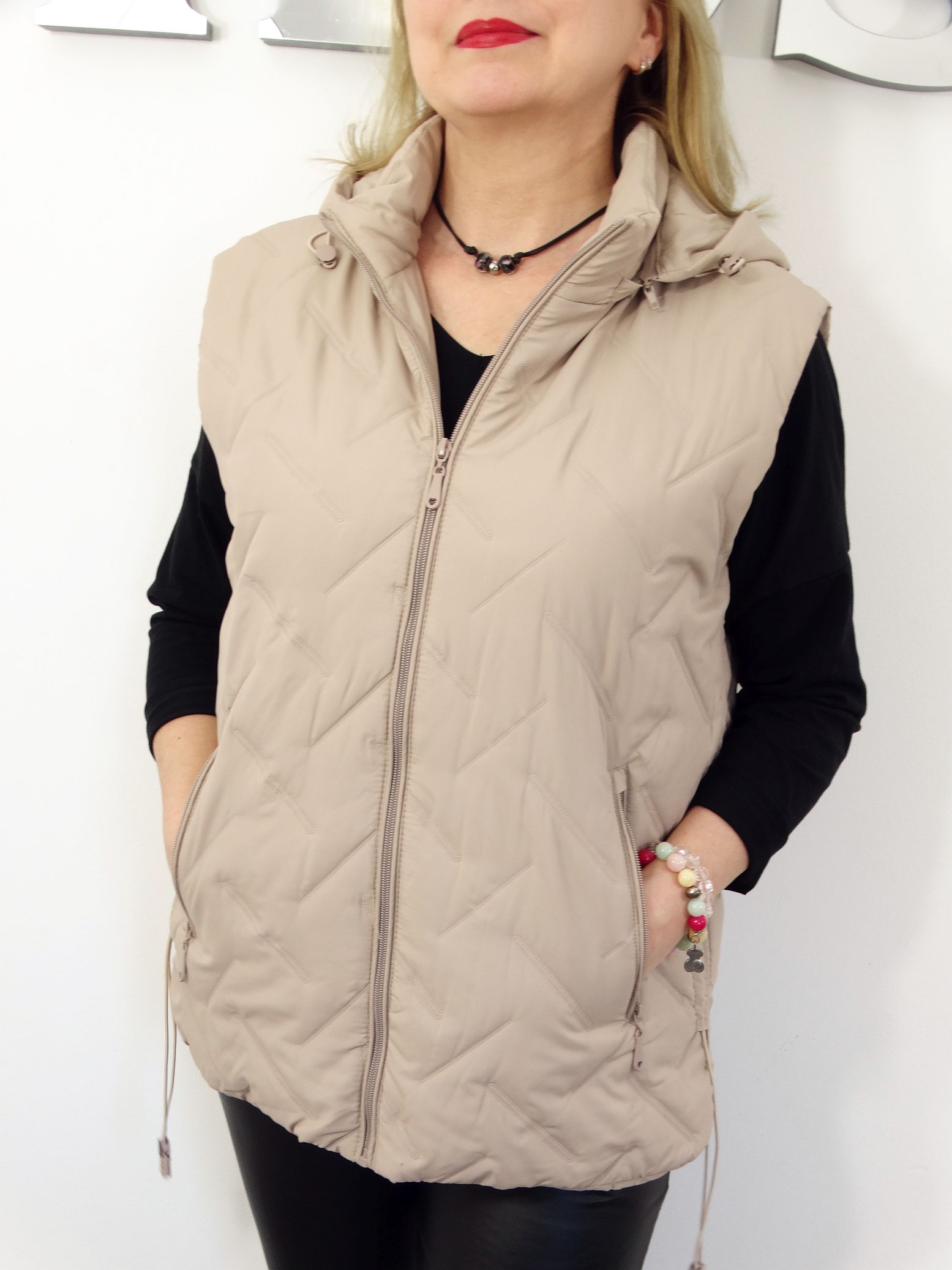 Kamizelka Wiosenna Bezrękawnik z Odpinanym Kapturem ELDA od 44 do 54 beżowa