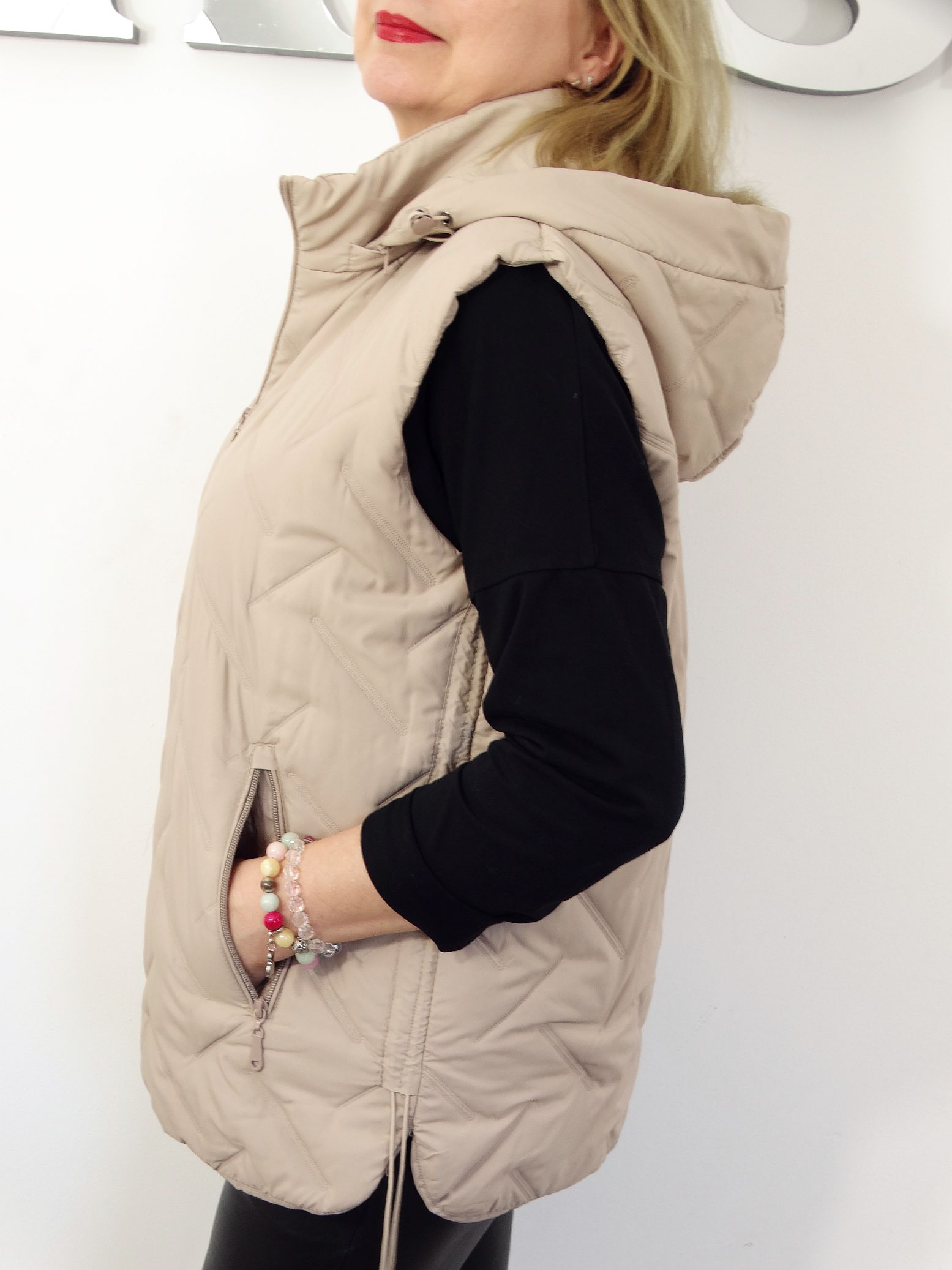 Kamizelka Wiosenna Bezrękawnik z Odpinanym Kapturem ELDA od 44 do 54 beżowa - obrazek 5