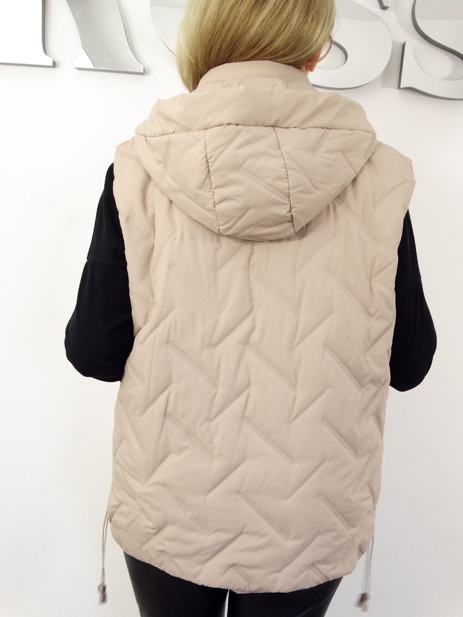 Kamizelka Wiosenna Bezrękawnik z Odpinanym Kapturem ELDA od 44 do 54 beżowa - obrazek 6