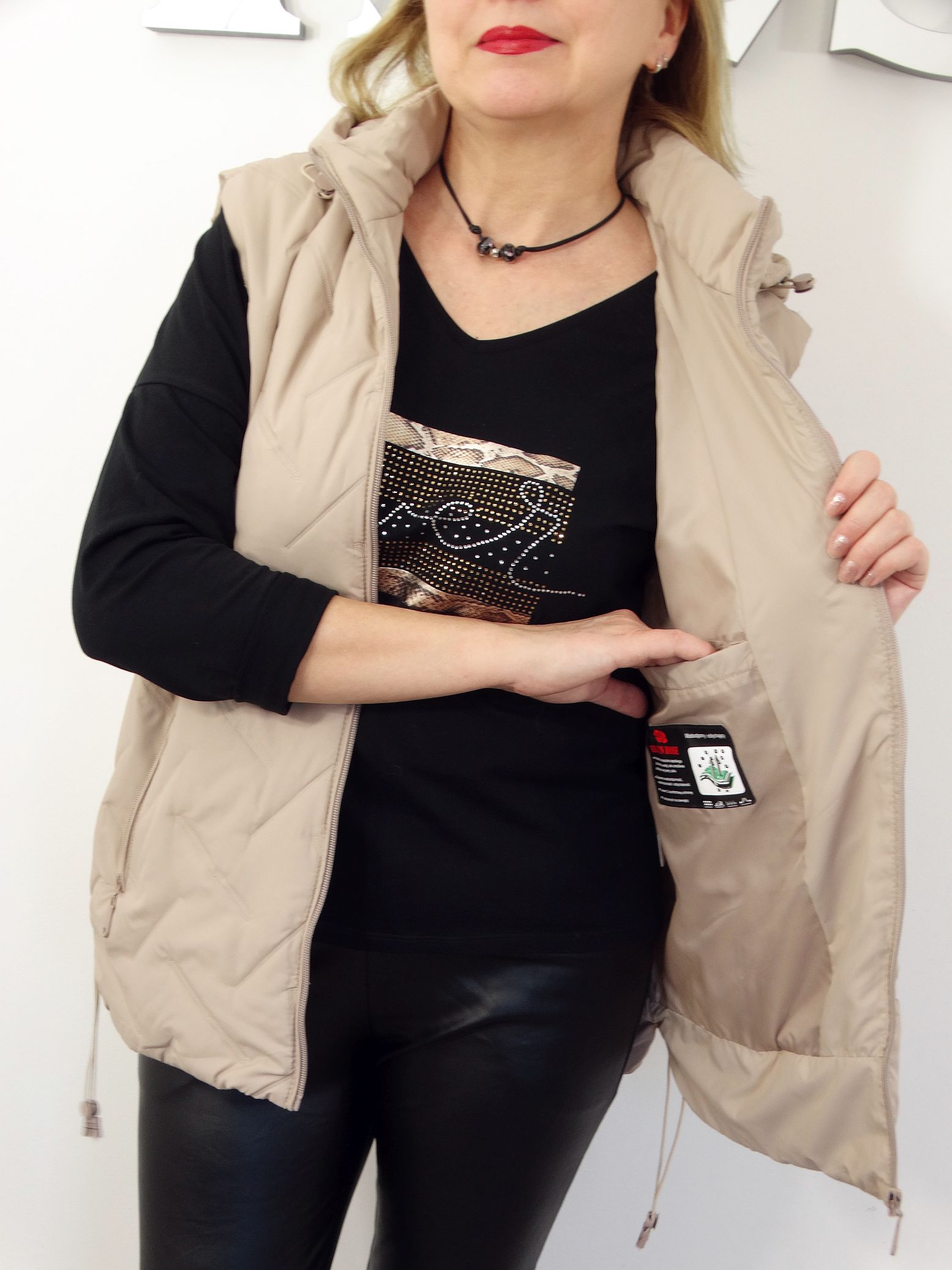 Kamizelka Wiosenna Bezrękawnik z Odpinanym Kapturem ELDA od 44 do 54 beżowa - obrazek 7