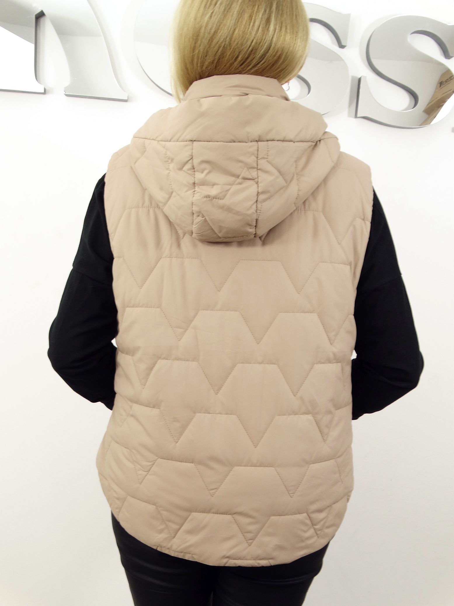 Kamizelka Wiosenna Bezrękawnik z Odpinanym Kapturem TRISS od 44 do 54 beżowa - obrazek 5