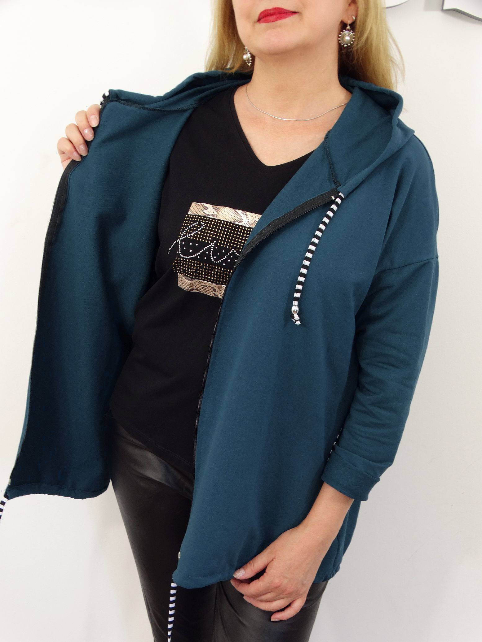 Lekka Bawełniana Bluza z Kapturem MIKA rozmiary od 48 do 54 ciemno-morska - obrazek 5