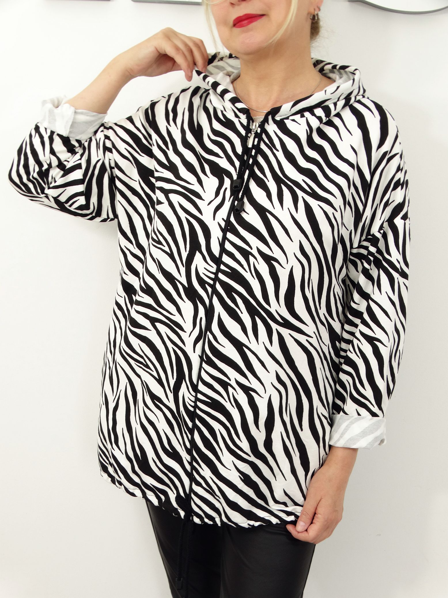 Lekka Bawełniana Bluza z Kapturem MIKA2 rozmiary od 48 do 54 zebra